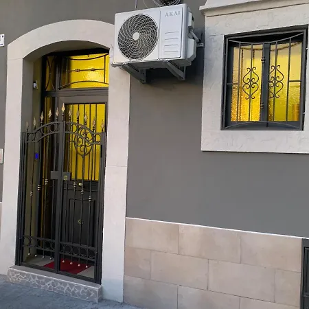 The Sun House Apartment *
